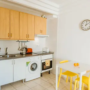 https://sunshine-by-the-ocean-1br-apartment-costa-adeje.in-canary-islands.com